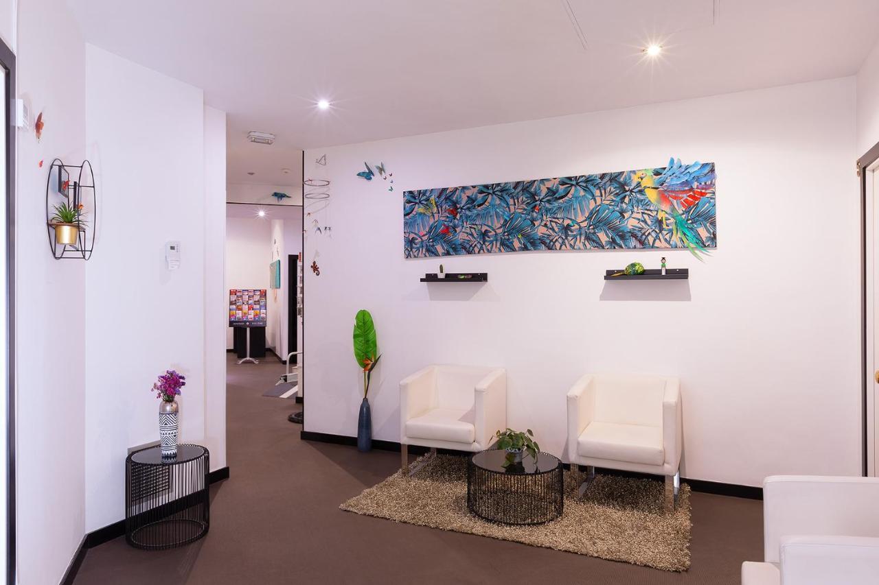 Amra Barcelona Caspe Hotel Bagian luar foto