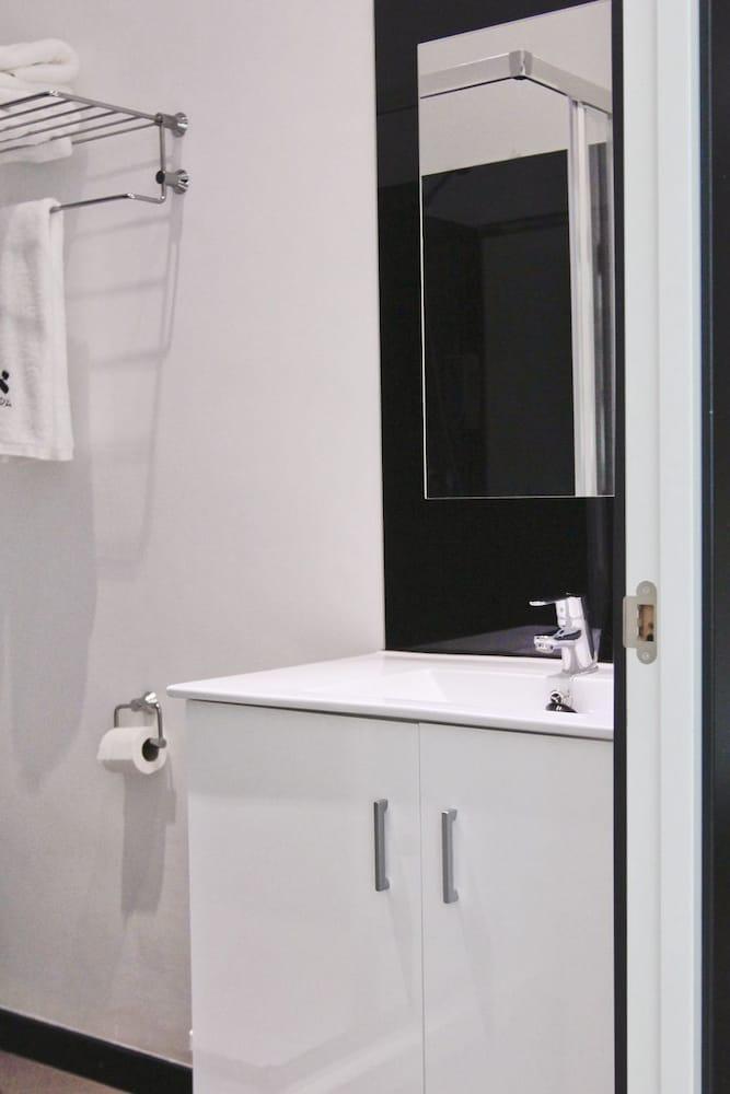 Amra Barcelona Caspe Hotel Bagian luar foto